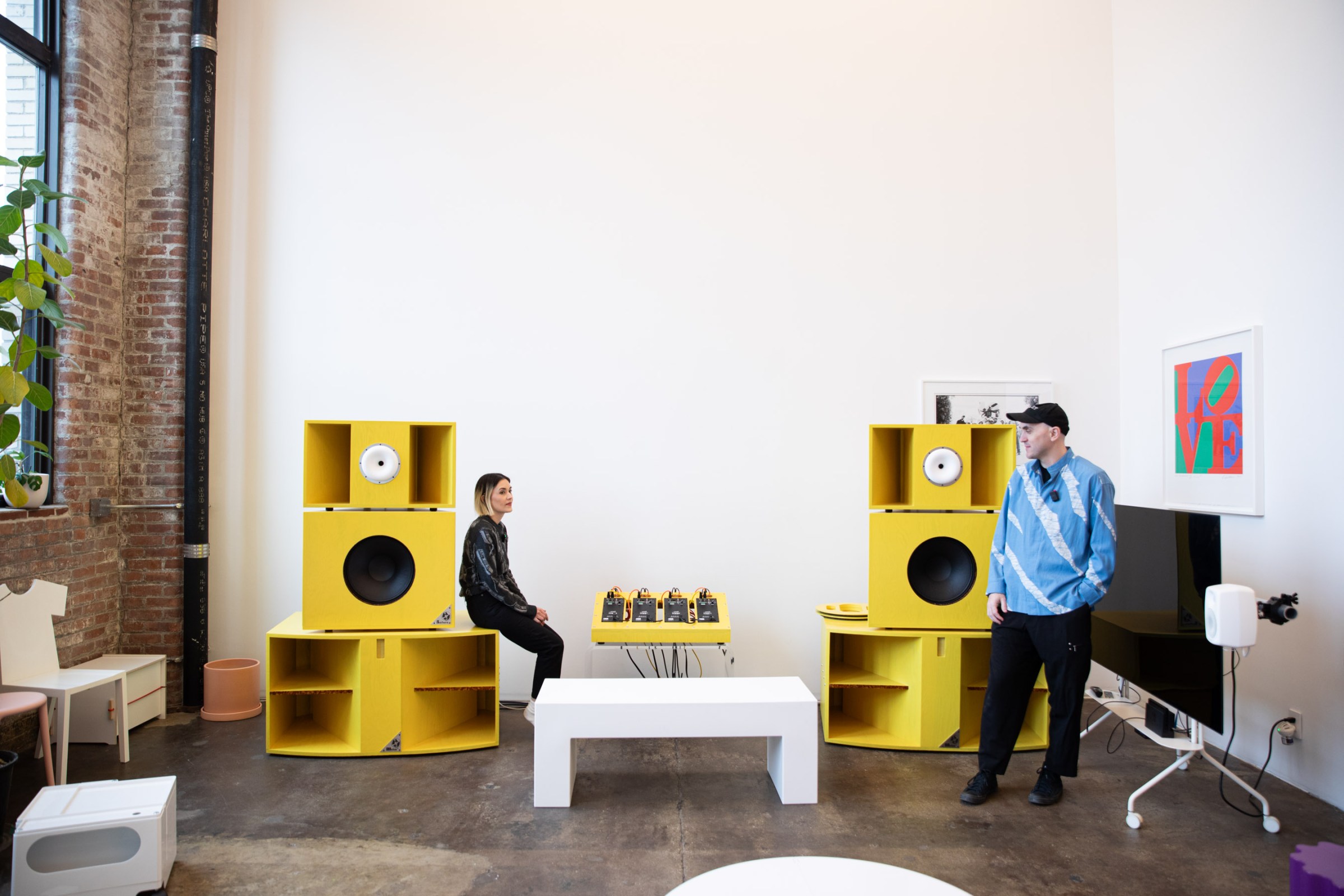 Jessie and Max worked with Automatic Audio in Montreal to customize their sound system.