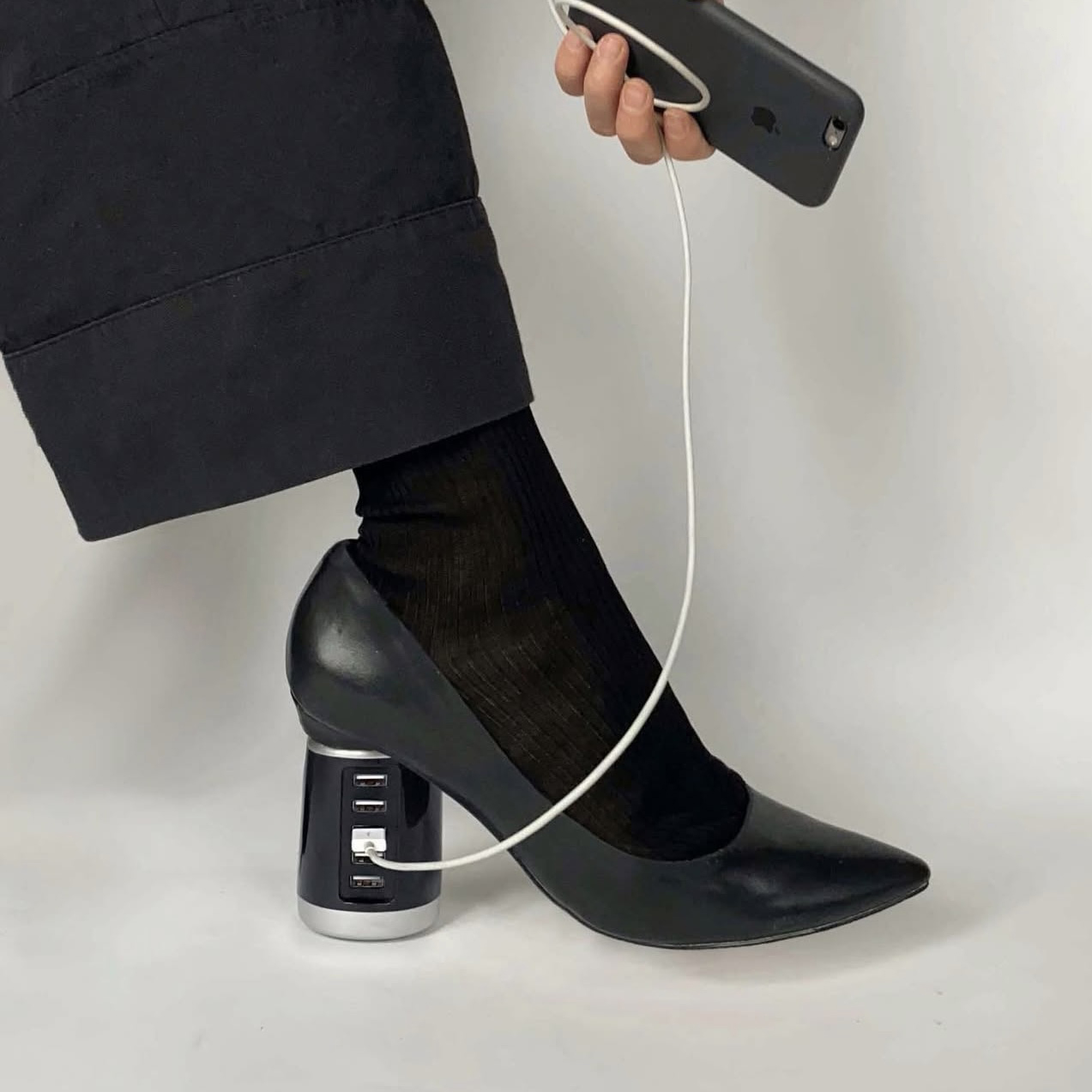 Image of a shoe that is also a charger