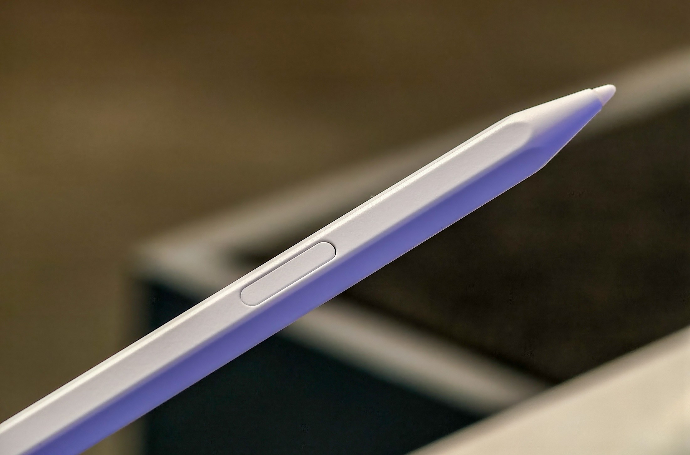 Samsung Galaxy Tab S11 S Pen held to show the hexagonal shape