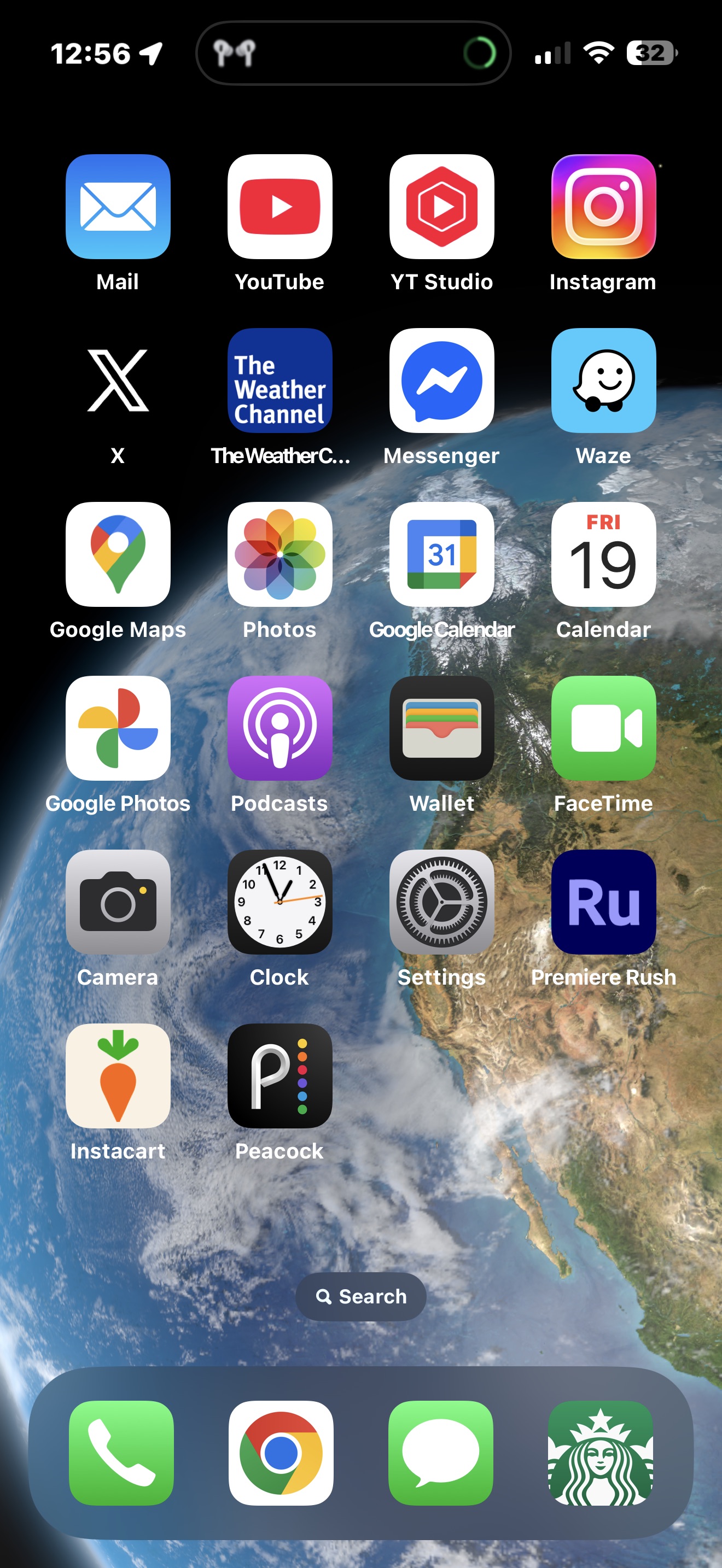 An iPhone homescreen