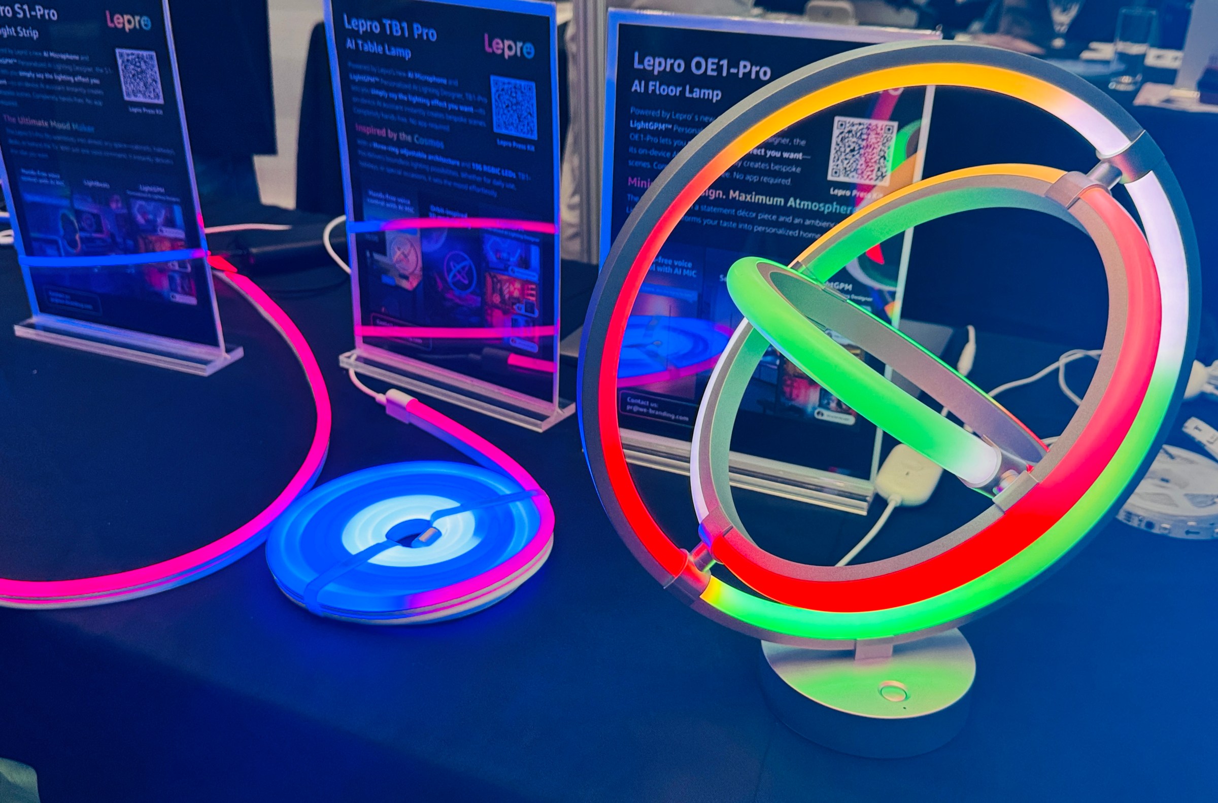 The Lepro TB1-Pro AI table lamp