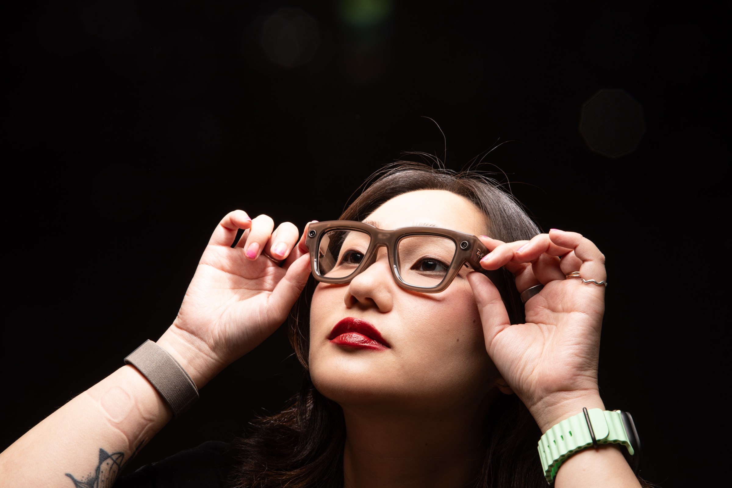 Close up of Senior Reviewer Victoria Song wearing the Meta Ray-Ban Display