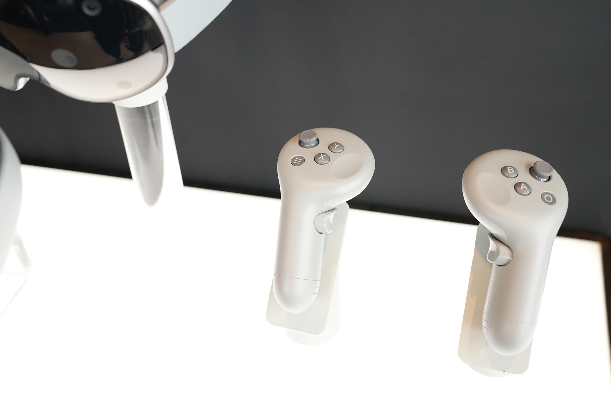 Galaxy XR controllers